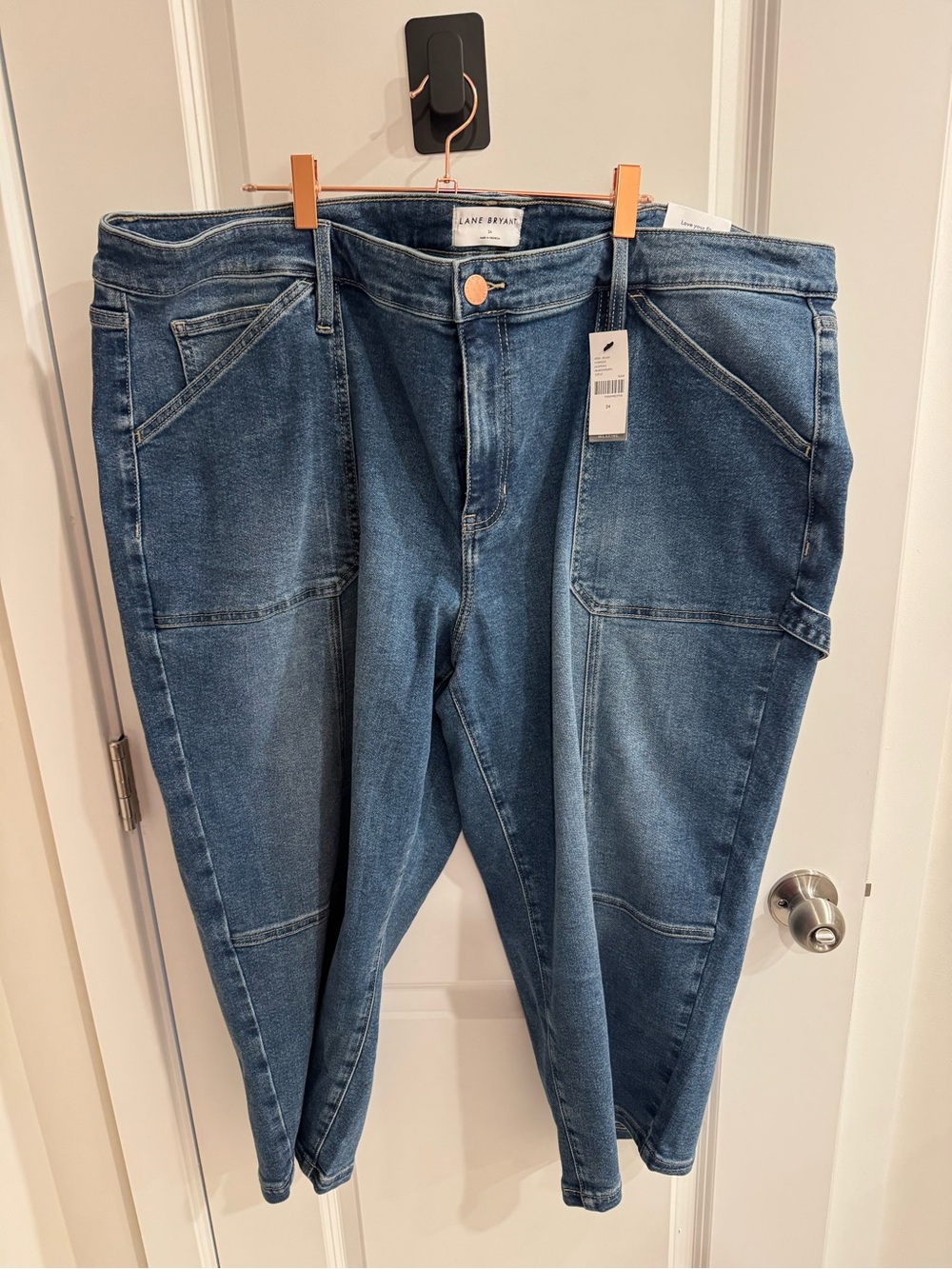 NWT Lane Bryant Signature Mid-Rise
Utility Straight Cropped Jeans Size 24